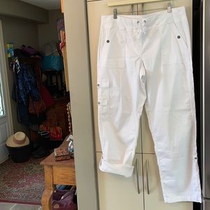 🌟$20 🌟 Jones New York white cargo pants, stretch, 14